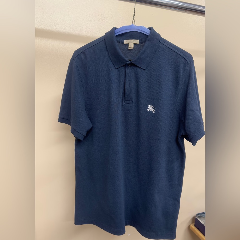 Burberry polo classic fit.